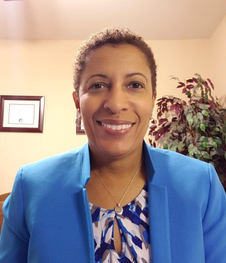 Headshot - Nicolette Grant