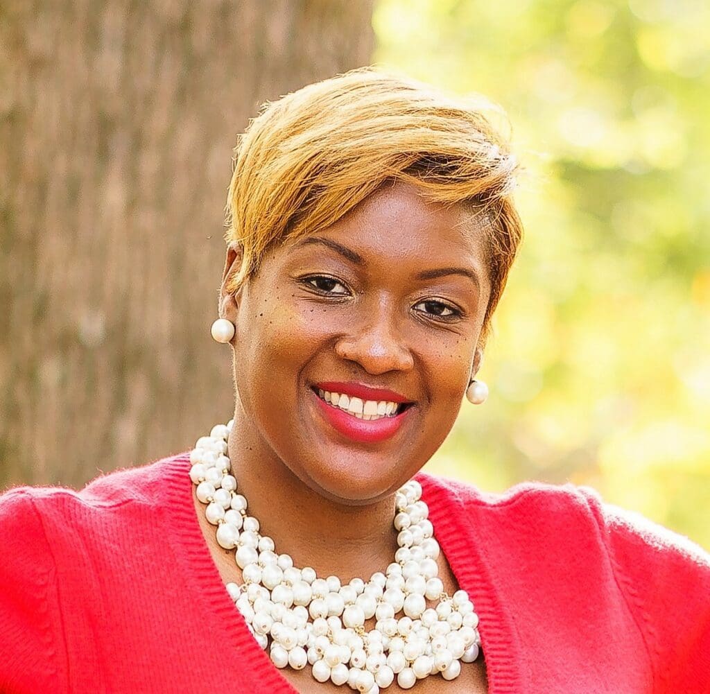 Dr. Cardra Burns is the Academic Director for the online master's degree in Public Administration