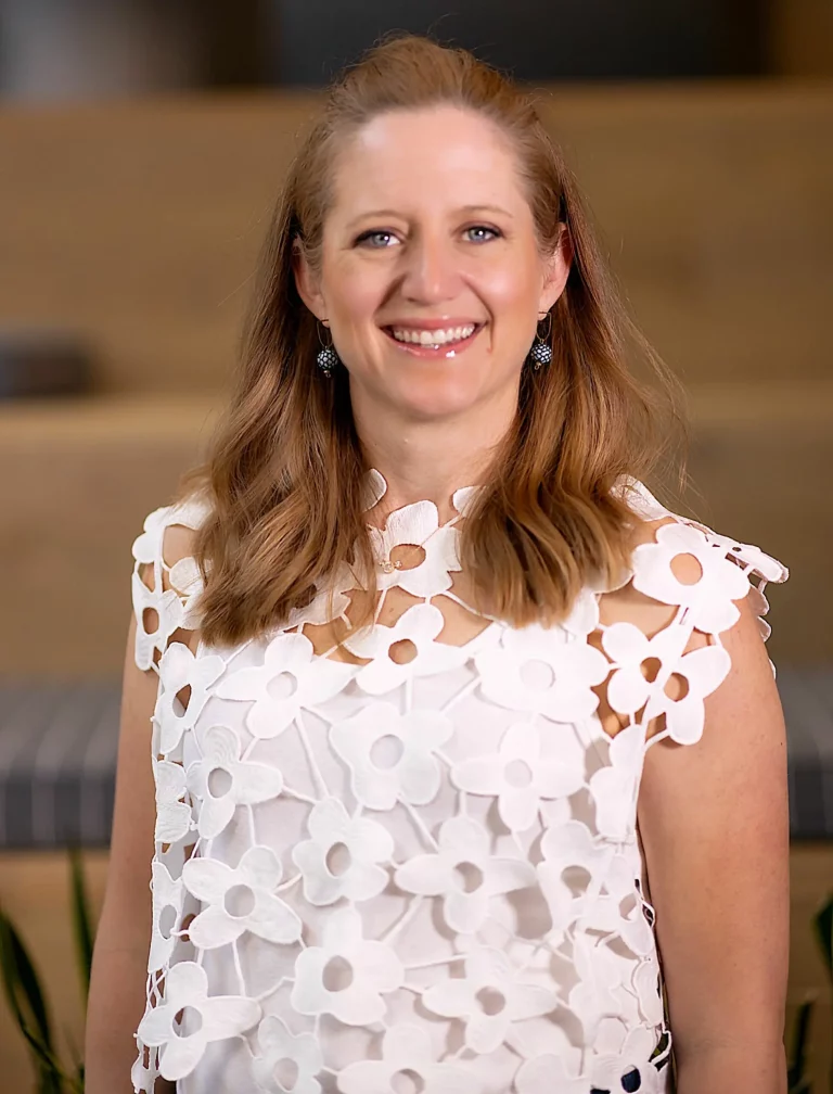 Sarah Bacha headshot